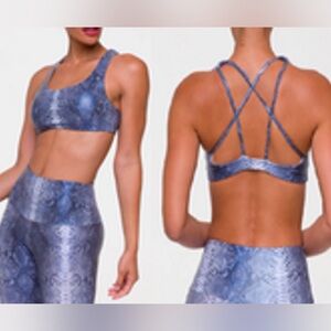 Onzie Mudra Bra in Blue Mamba NWT
